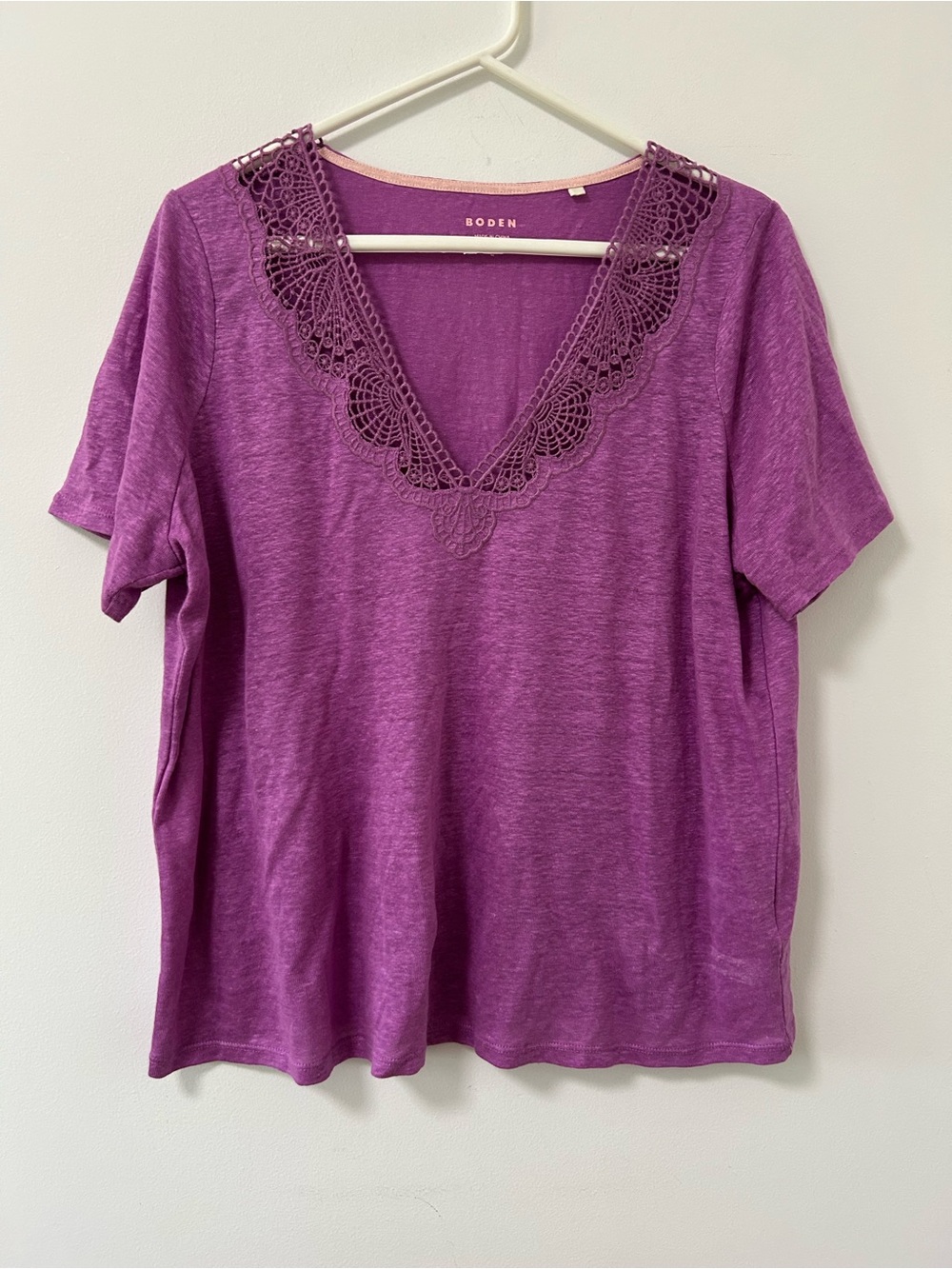 Boden Purple Crochet-Trim V-Neck Short Sleeve Tee large